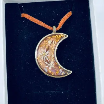 Náhrdelník z pryskyřice, pravé květy