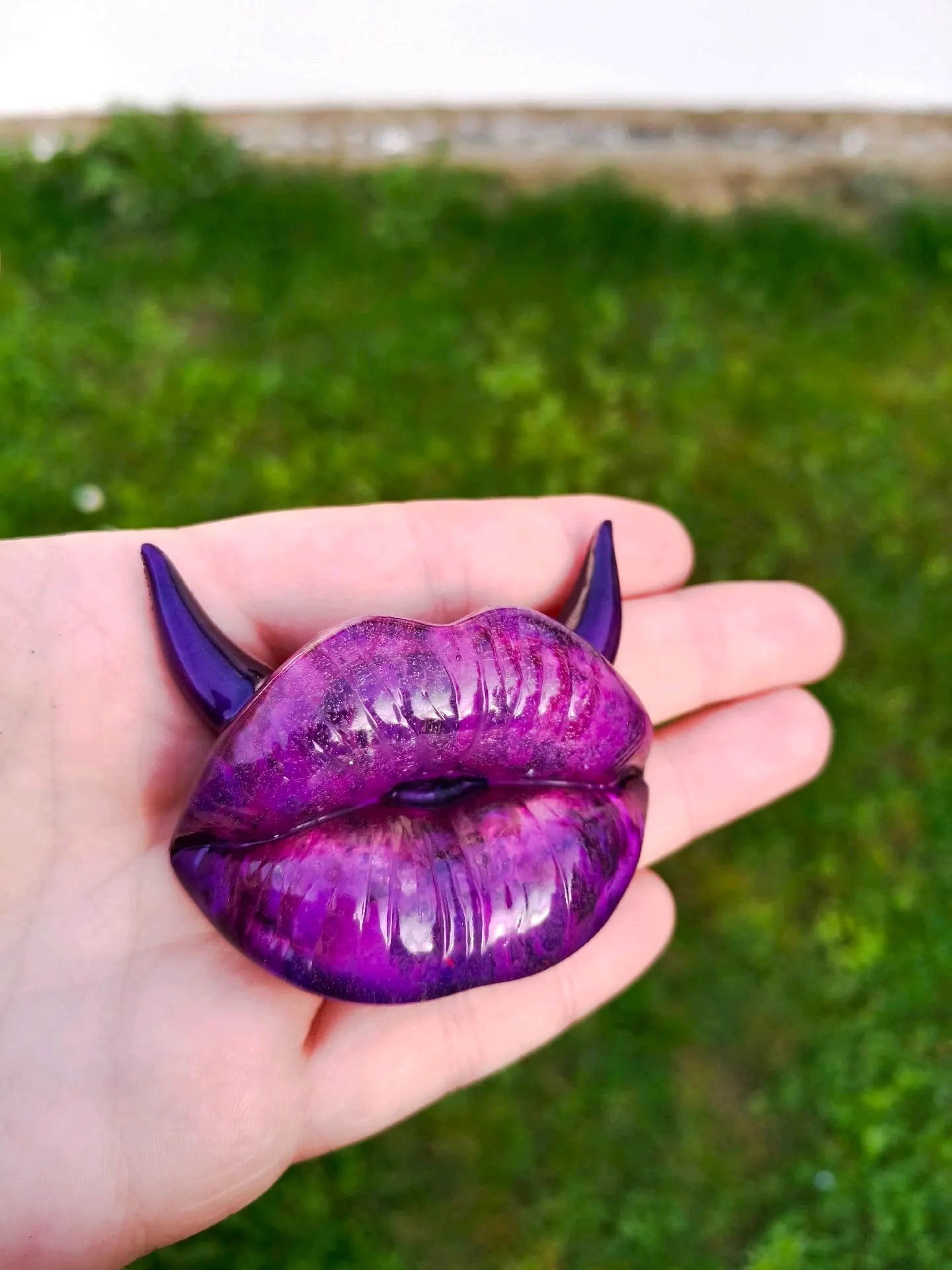 Magnet pusa - třpytky uvnitř 1