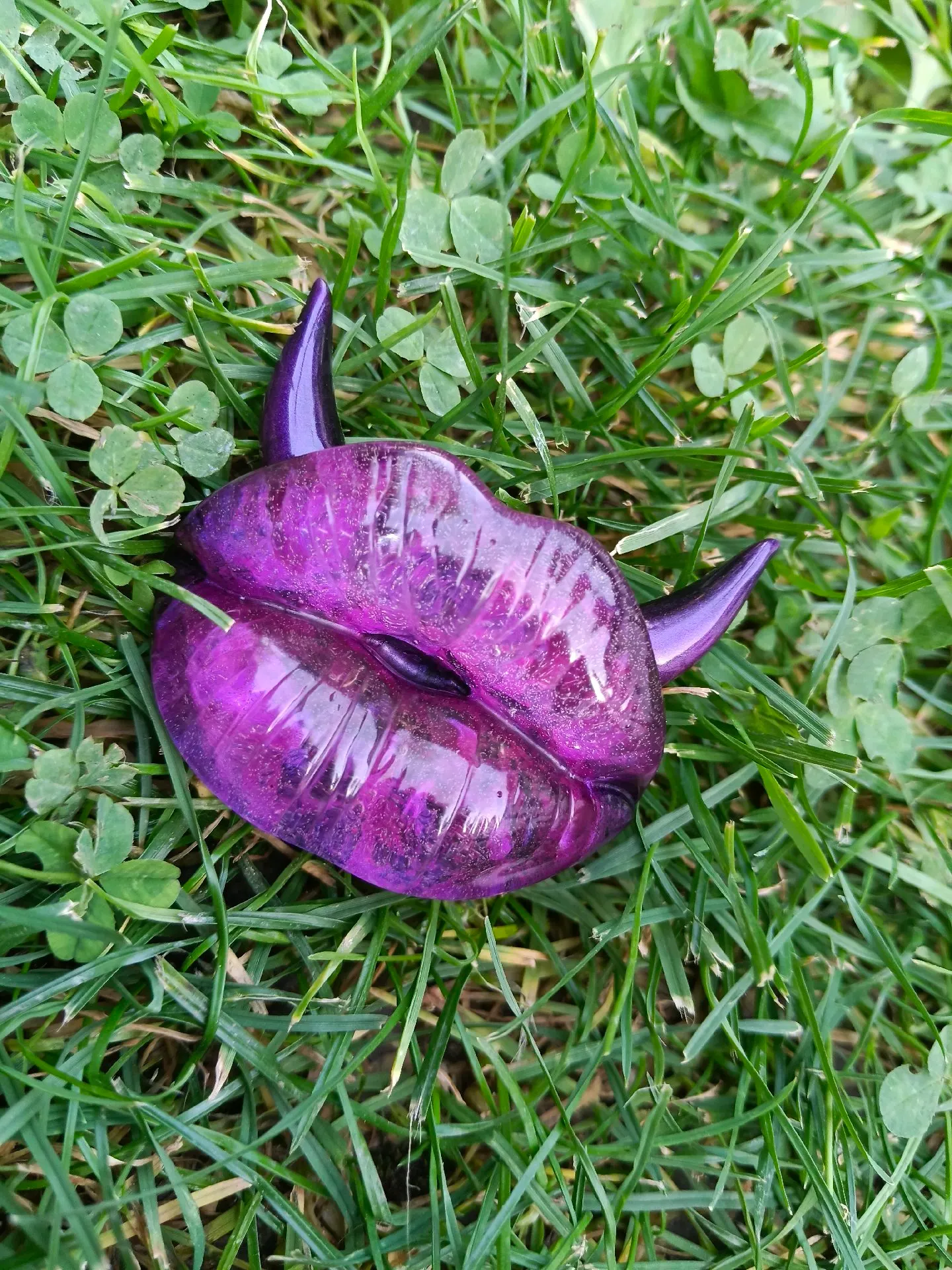 Magnet pusa - třpytky uvnitř 2