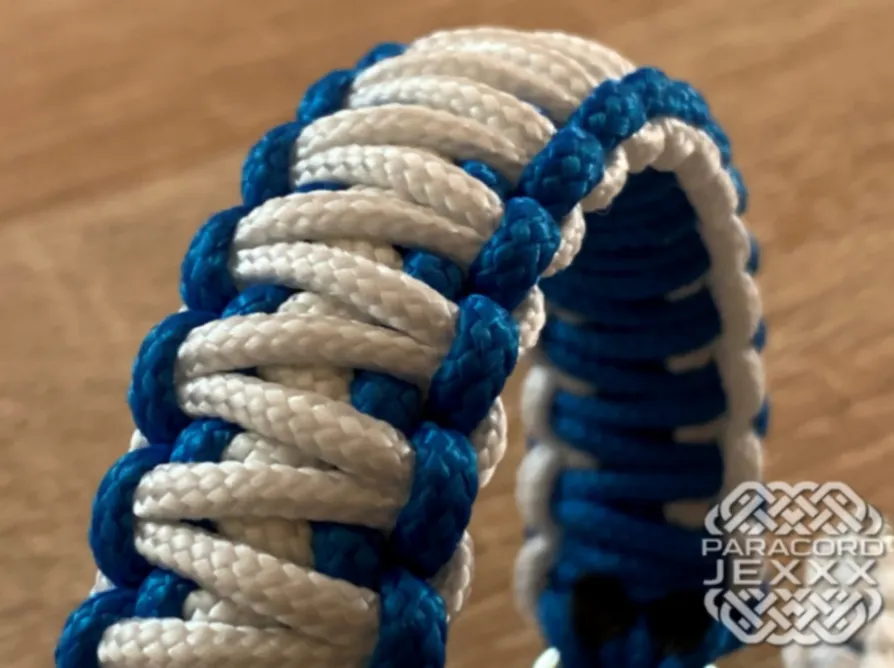 Paracord náramek (20,5 cm) blue - white 2