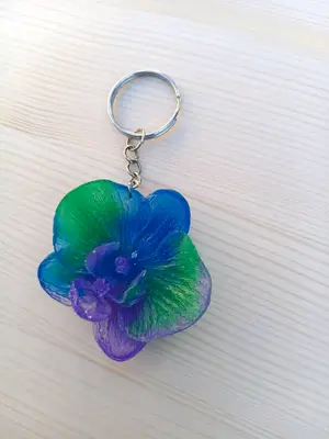 Přívěsek orchidej - modro zeleno fialová