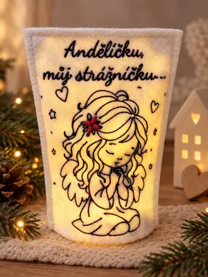 Svícen s andílkem a LED svíčkou
