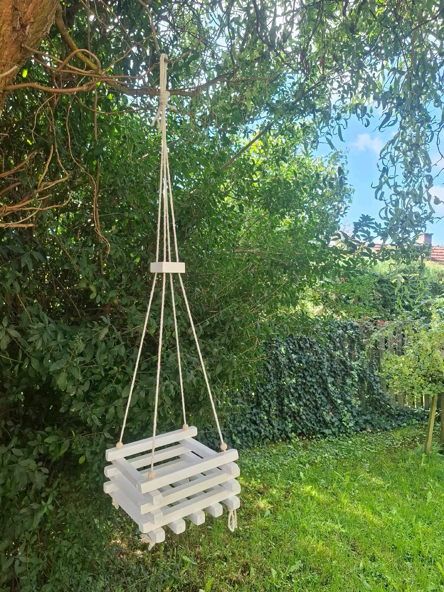 Závěsný dřevěný květináč BÍLÝ 1