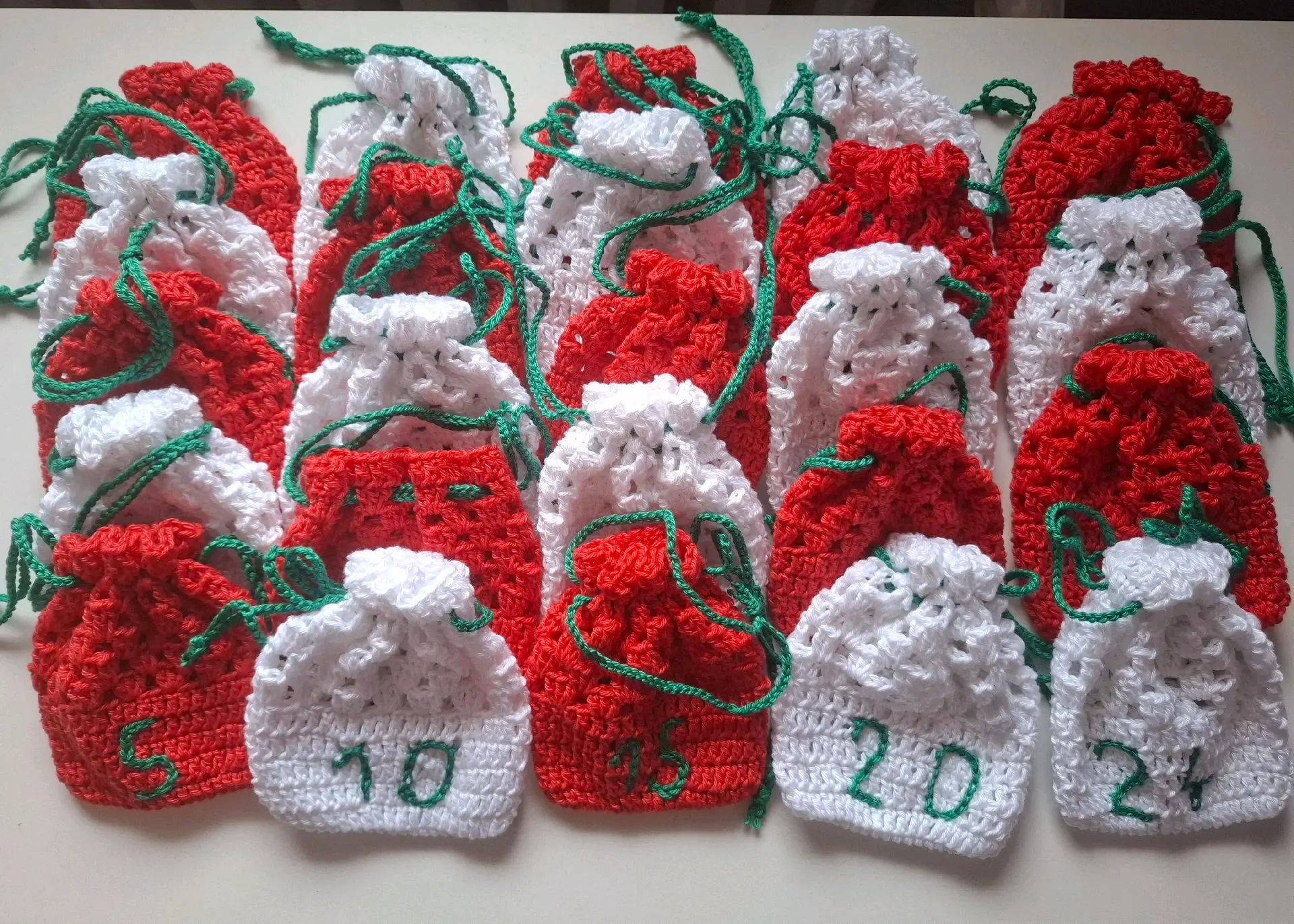 Adventní kalendář – ručně háčkovaný 1