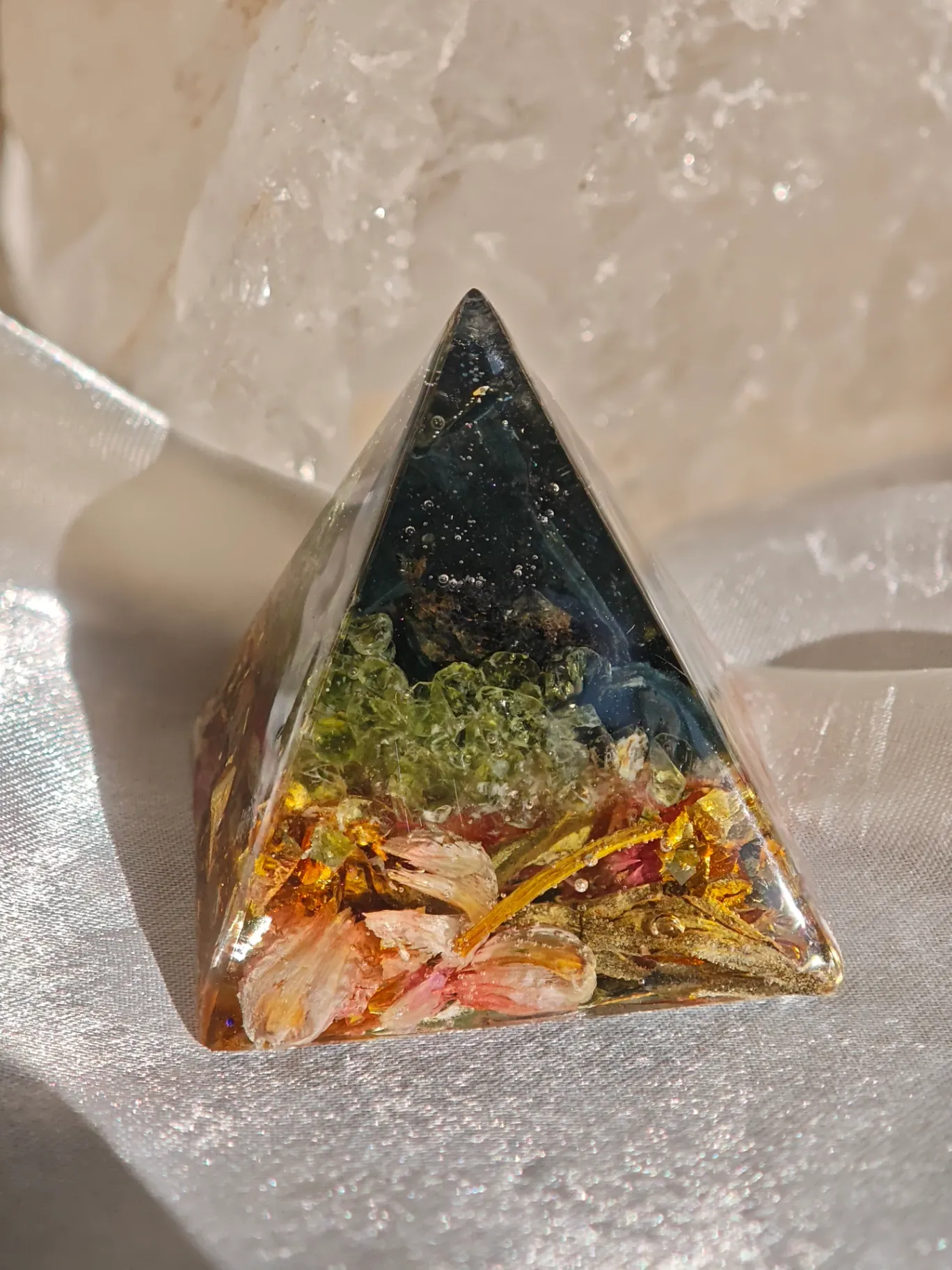 Pyramida kolekce Moon (4cm) 2